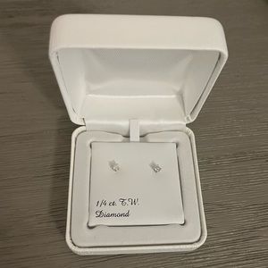 NWT Diamond Stud Earrings